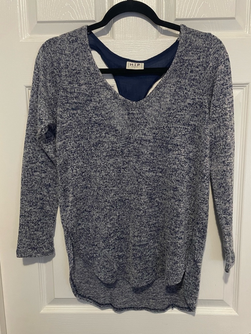 🌟5/$15🌟 h.i.p. Women's Marled Navy and White V-Neck Sweater